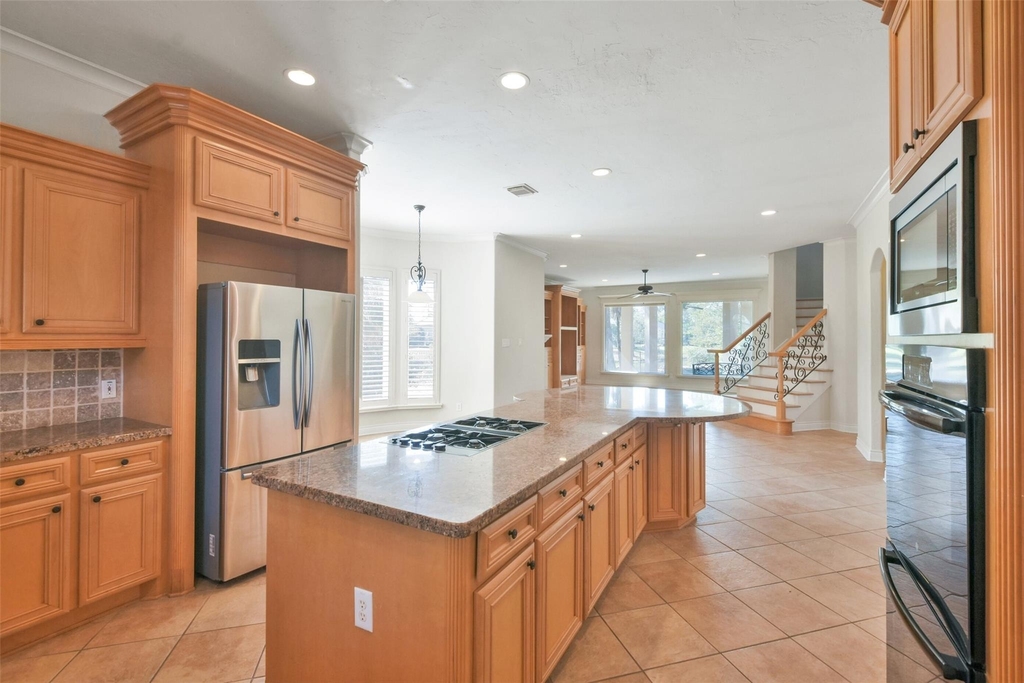 8114 Hideaway Lake Circle - Photo 11