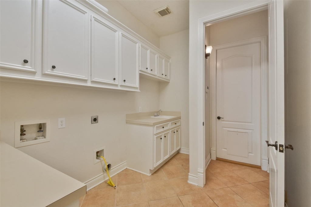 8114 Hideaway Lake Circle - Photo 37