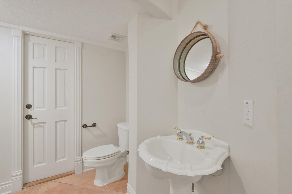 8114 Hideaway Lake Circle - Photo 18