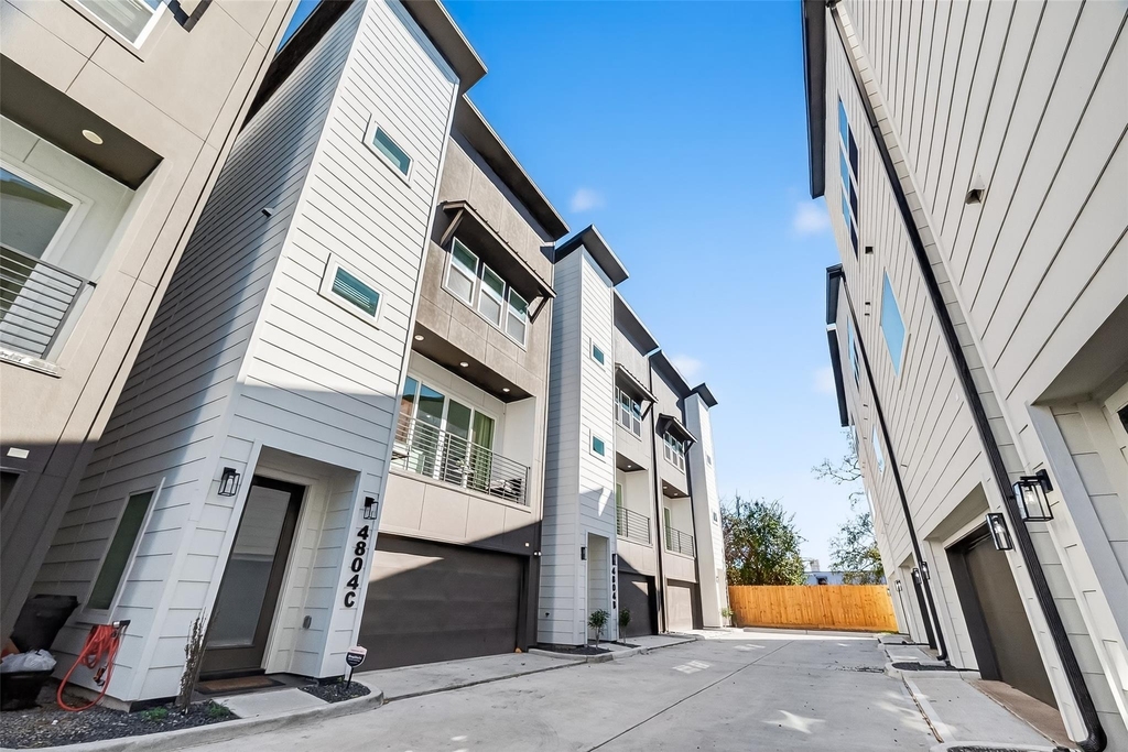 4804 Elysian Street - Photo 2
