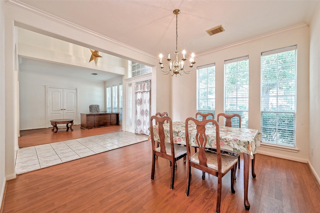 6806 Rhodes Court - Photo 8