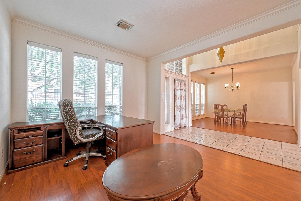 6806 Rhodes Court - Photo 7