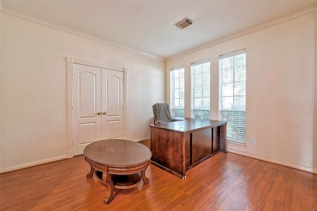 6806 Rhodes Court - Photo 6