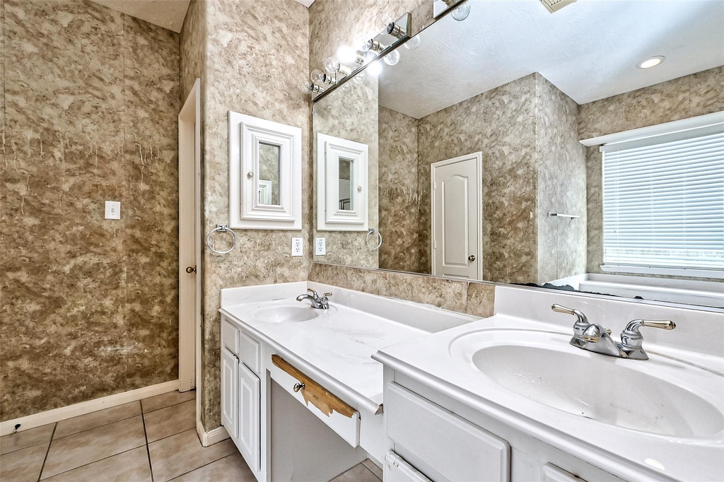 6806 Rhodes Court - Photo 40