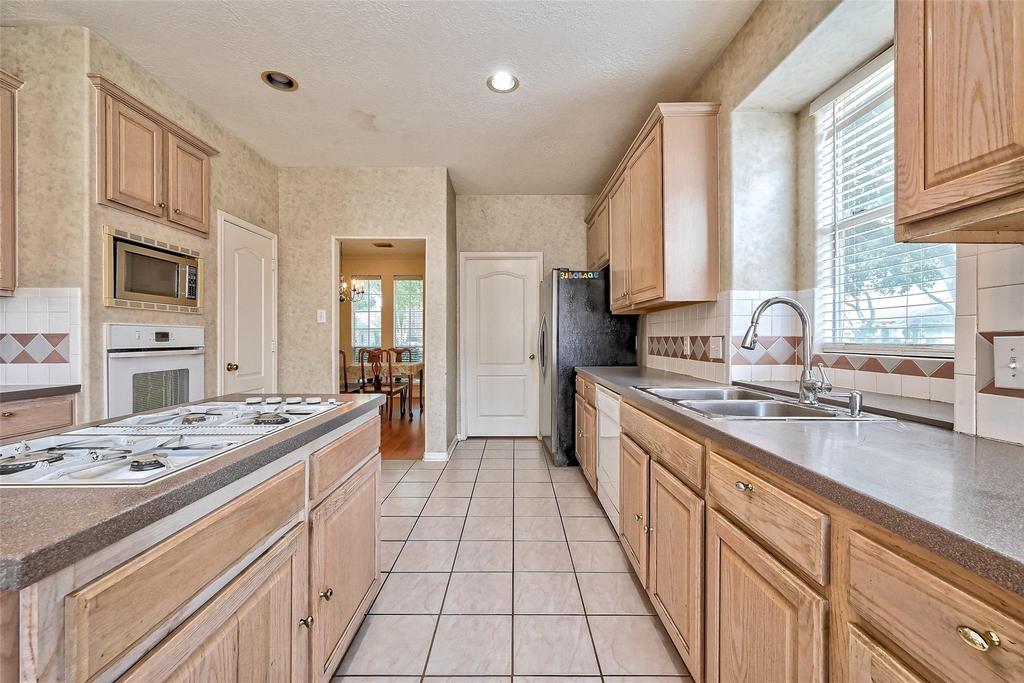 6806 Rhodes Court - Photo 21