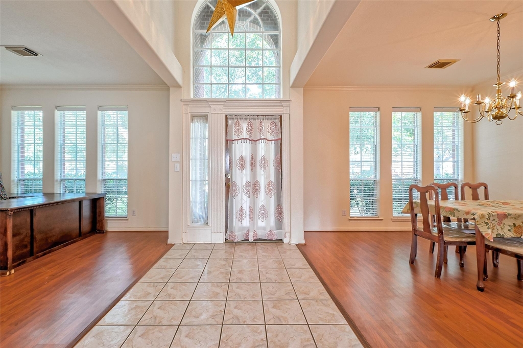 6806 Rhodes Court - Photo 5