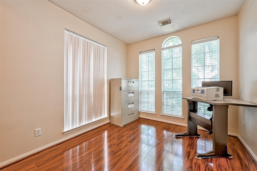 6806 Rhodes Court - Photo 26