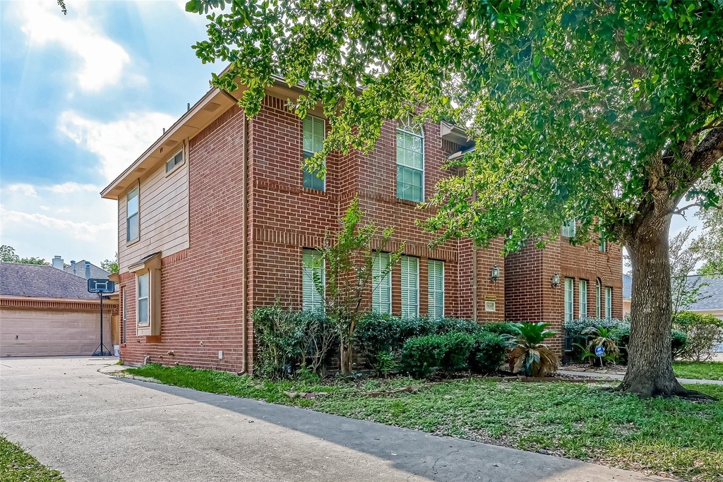 6806 Rhodes Court - Photo 1