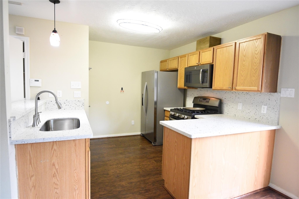 1008 Andrews Street - Photo 1