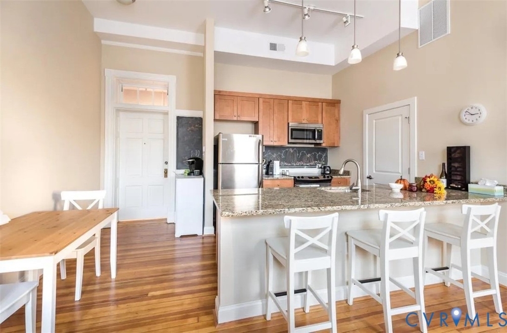 1144 W Grace Street - Photo 2