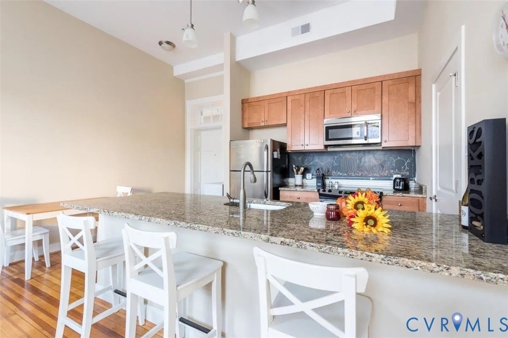 1144 W Grace Street - Photo 4