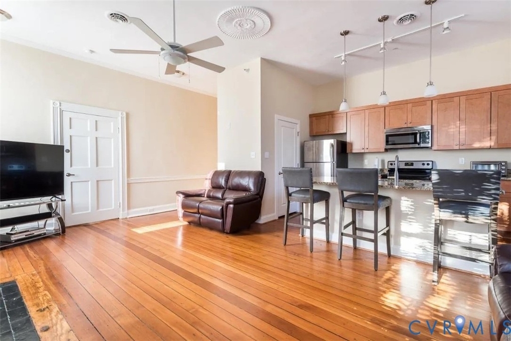1144 W Grace Street - Photo 3
