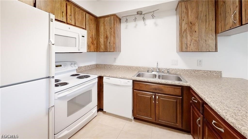 2303 Ne 6th Street - Photo 2