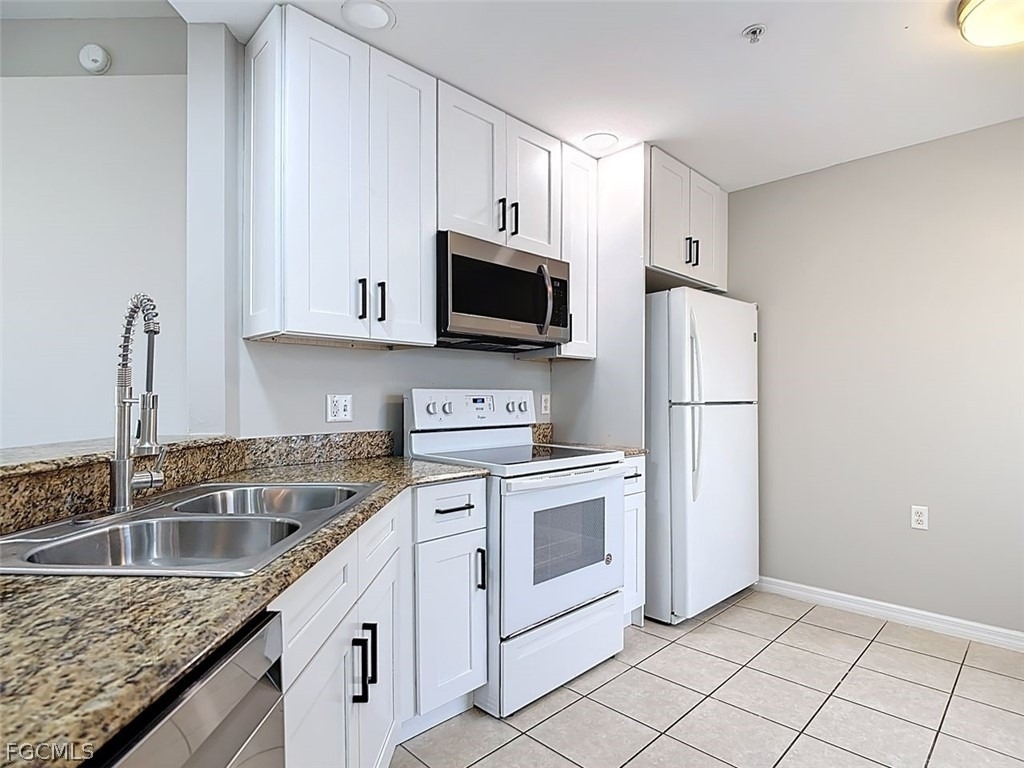 12151 Summergate Circle - Photo 1
