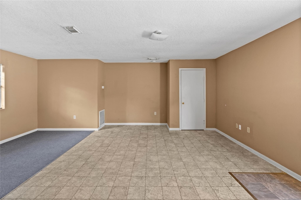 2200 Peach Avenue - Photo 3