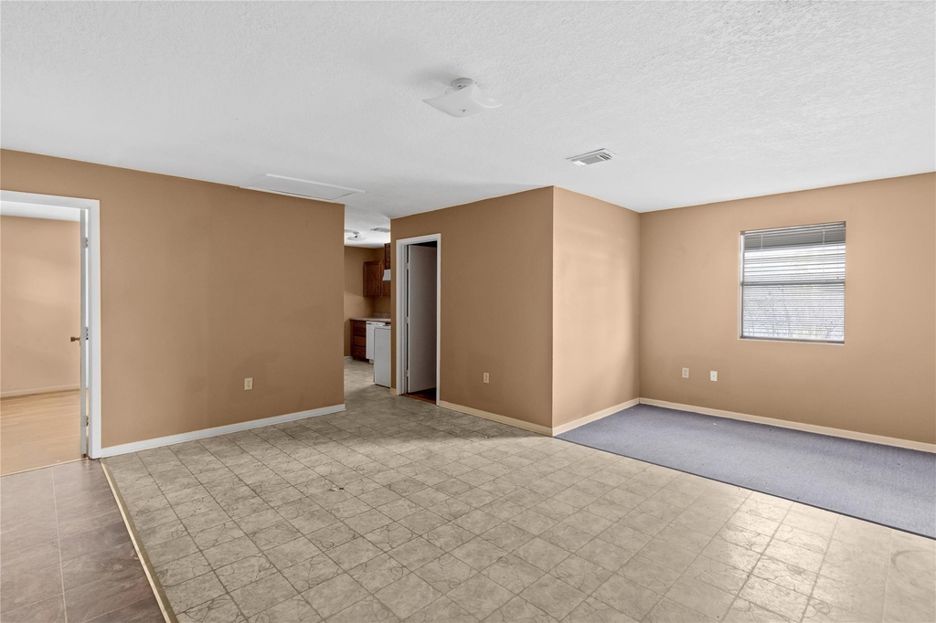 2200 Peach Avenue - Photo 4