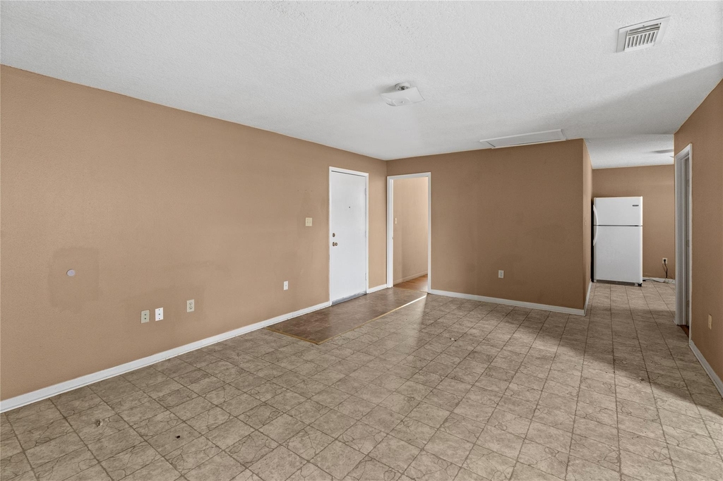 2200 Peach Avenue - Photo 5