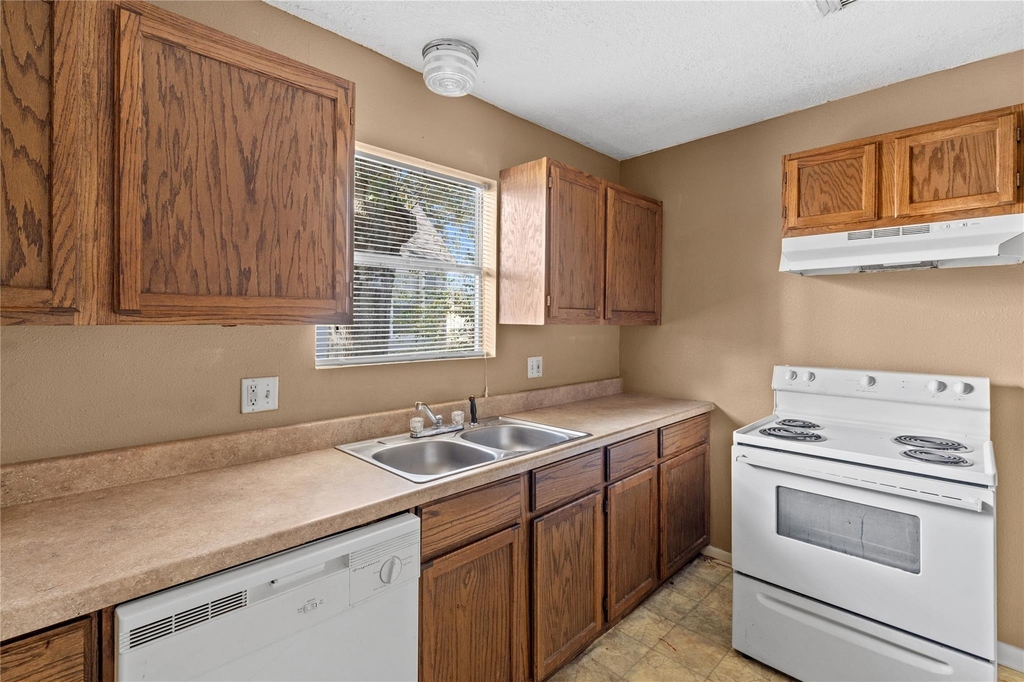 2200 Peach Avenue - Photo 6