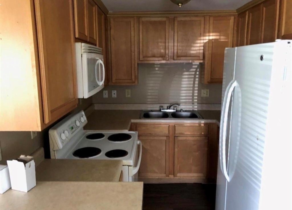 2308 10th Avenue - Photo 4