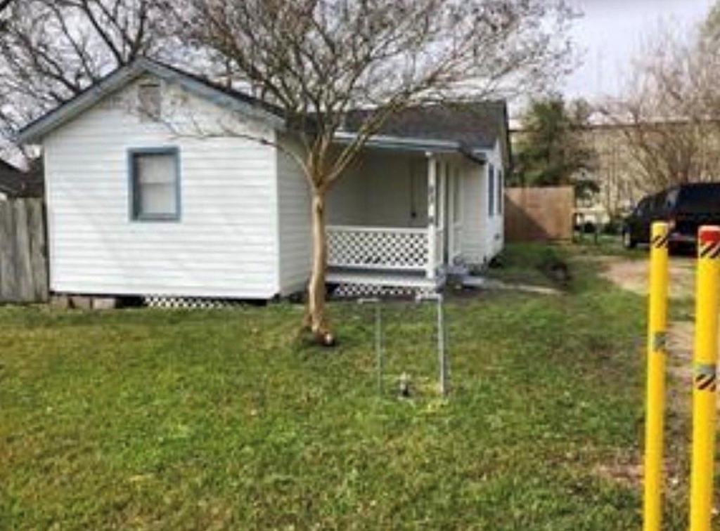 2308 10th Avenue - Photo 2