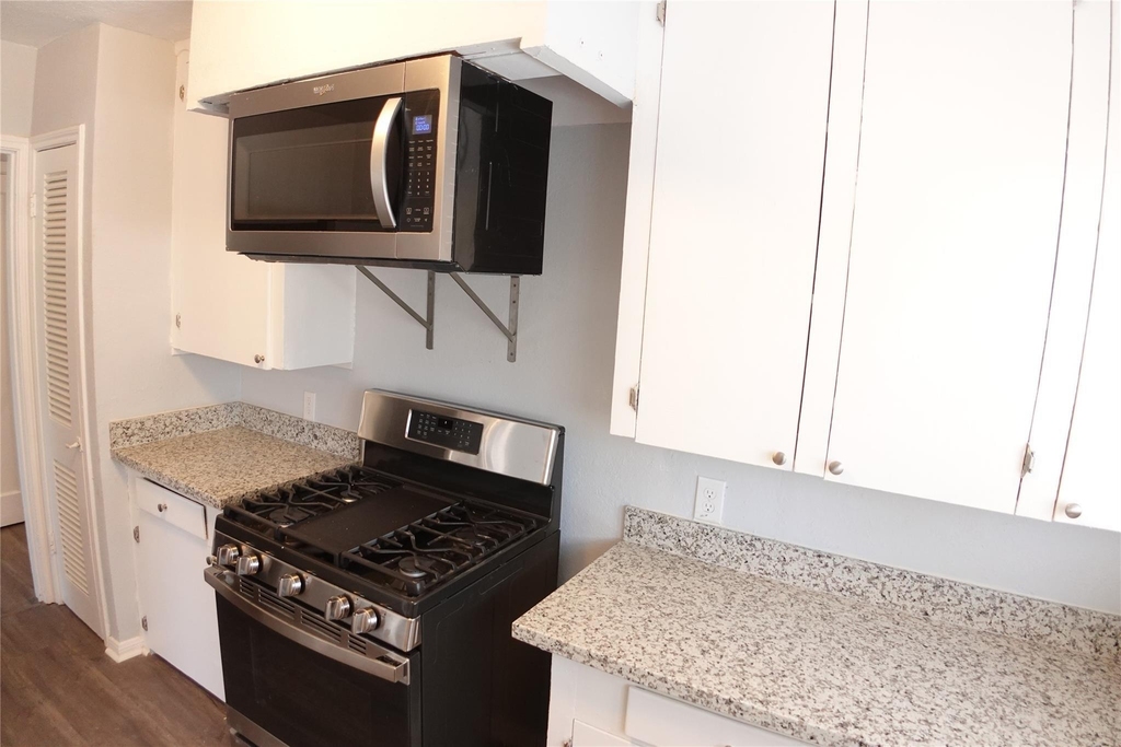 3320 Blodgett - Photo 5