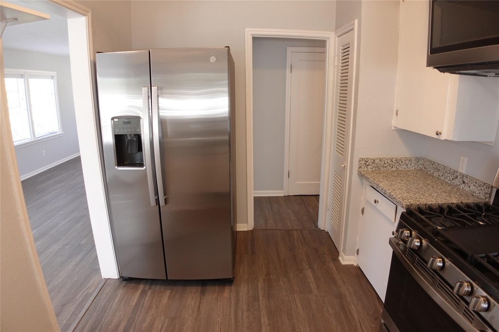 3320 Blodgett - Photo 6