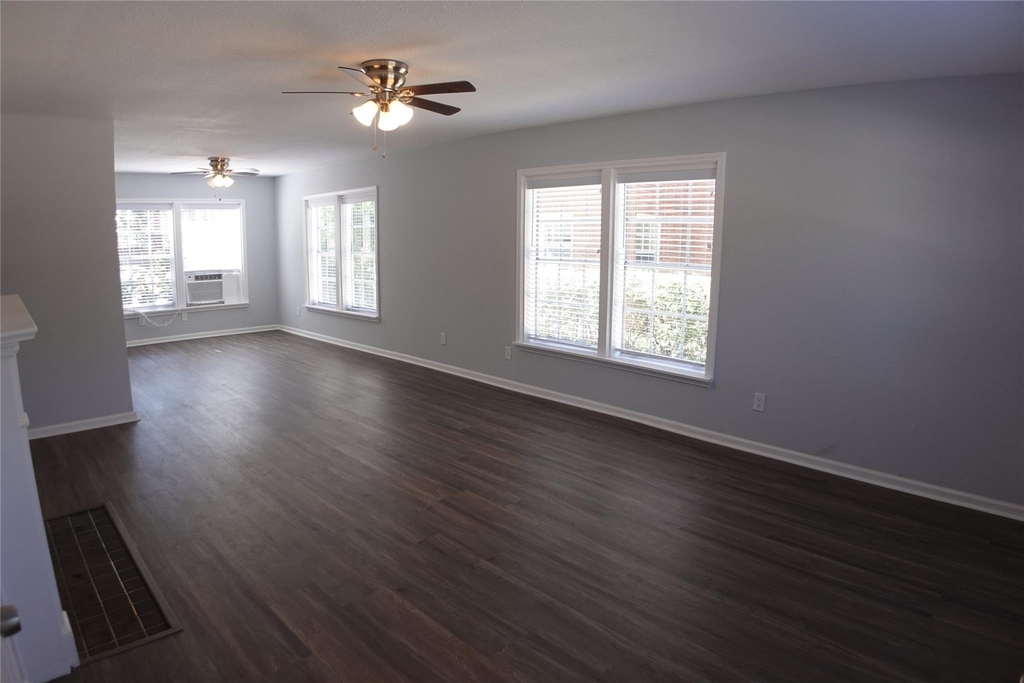 3320 Blodgett - Photo 2