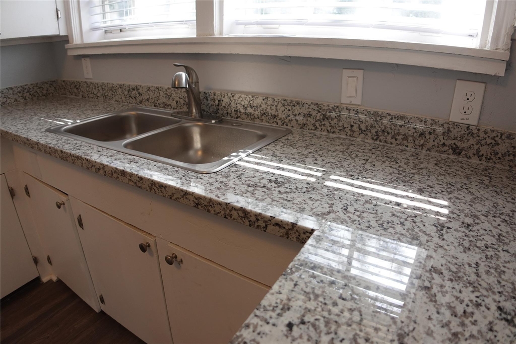 3320 Blodgett - Photo 4