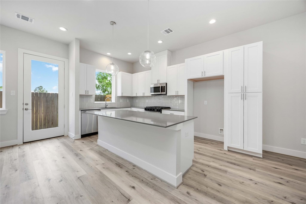 318 Charlock Street - Photo 23