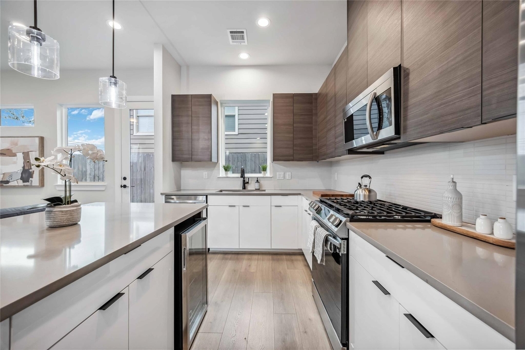 318 Charlock Street - Photo 5