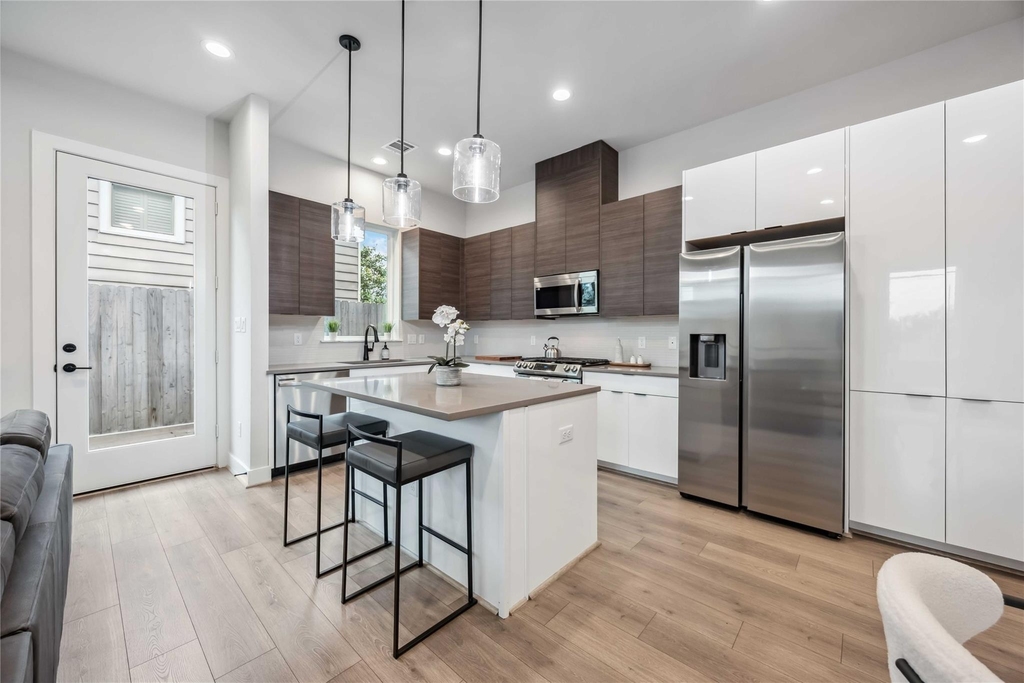 318 Charlock Street - Photo 3