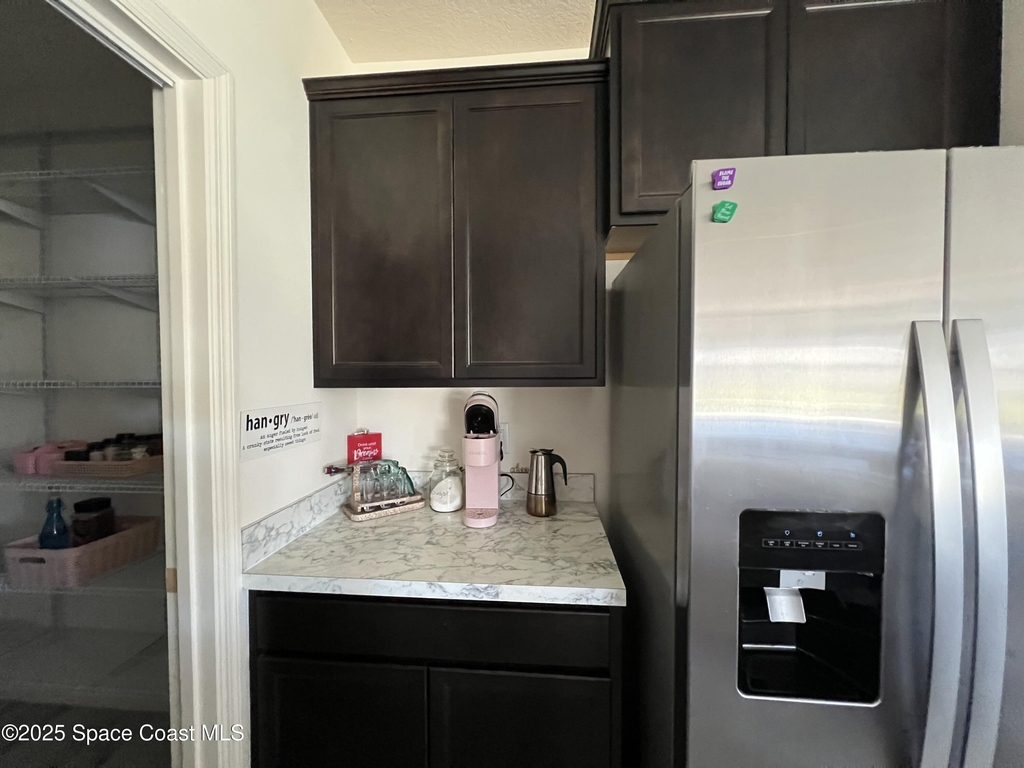 976 Trinity Street - Photo 7