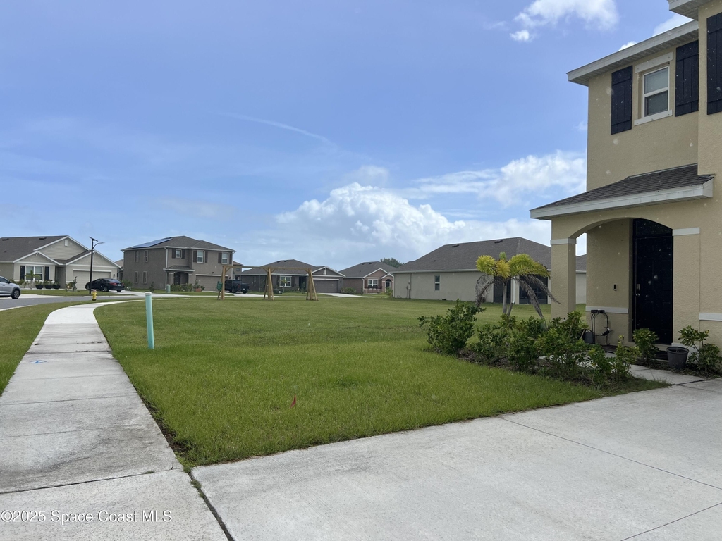976 Trinity Street - Photo 50