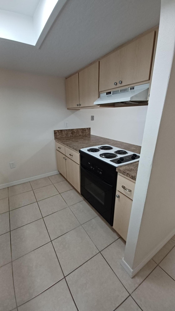 280 Ulster Lane - Photo 5
