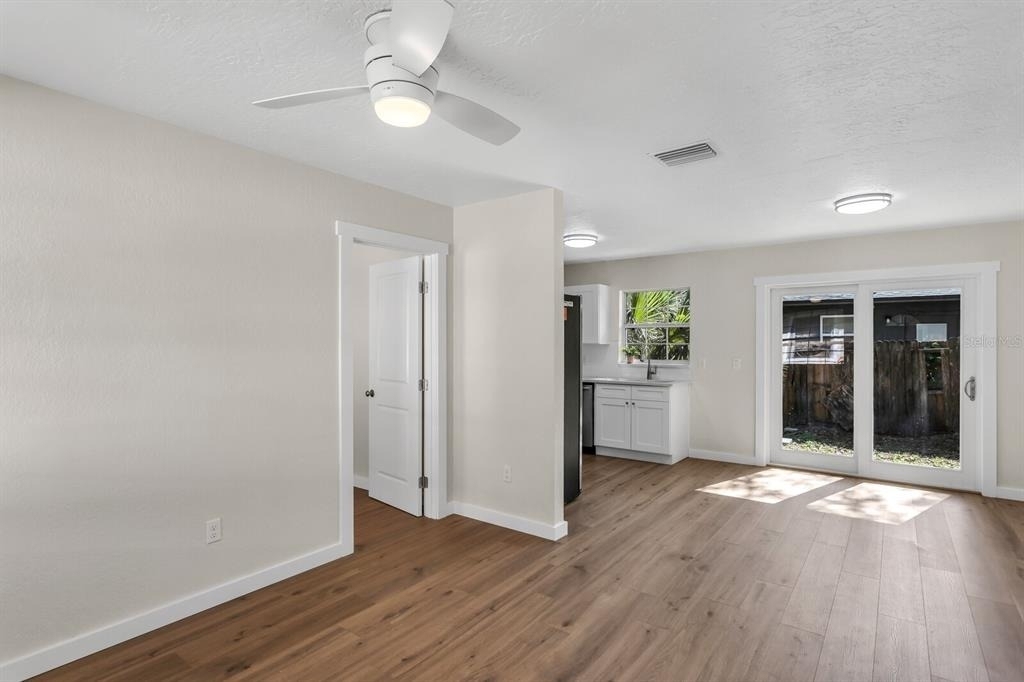 14717 Sunset St - Photo 6
