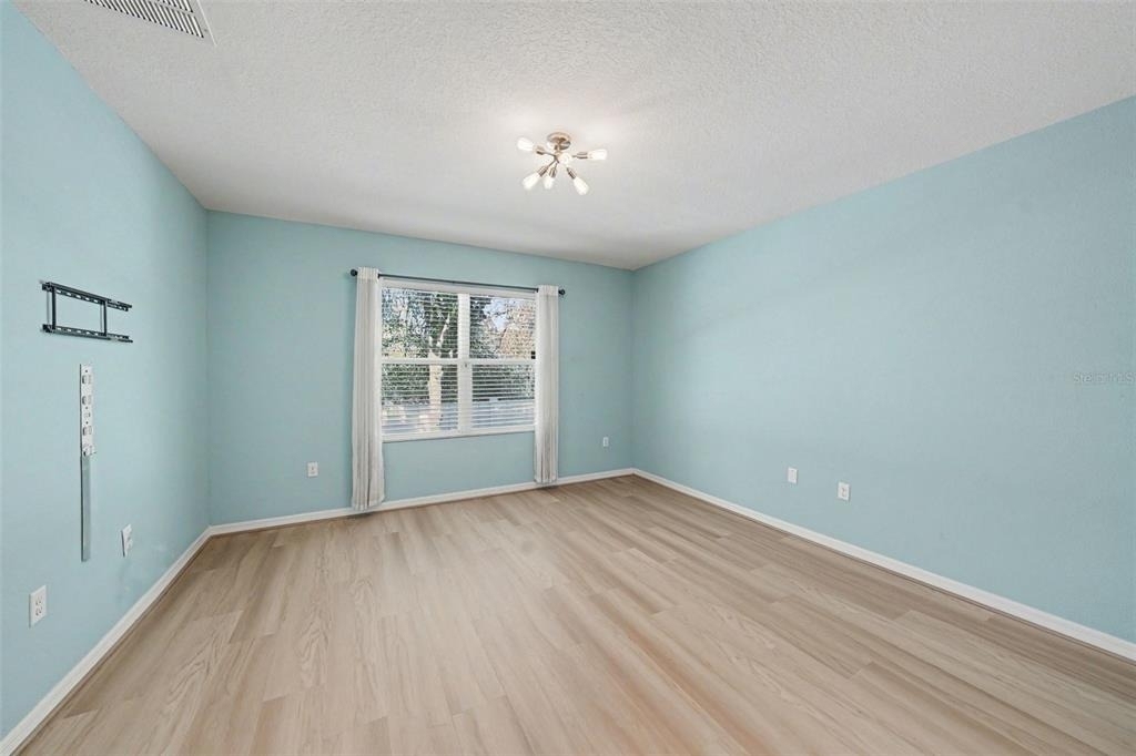 813 Wiltonway Drive - Photo 4