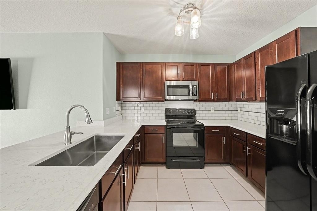 813 Wiltonway Drive - Photo 8