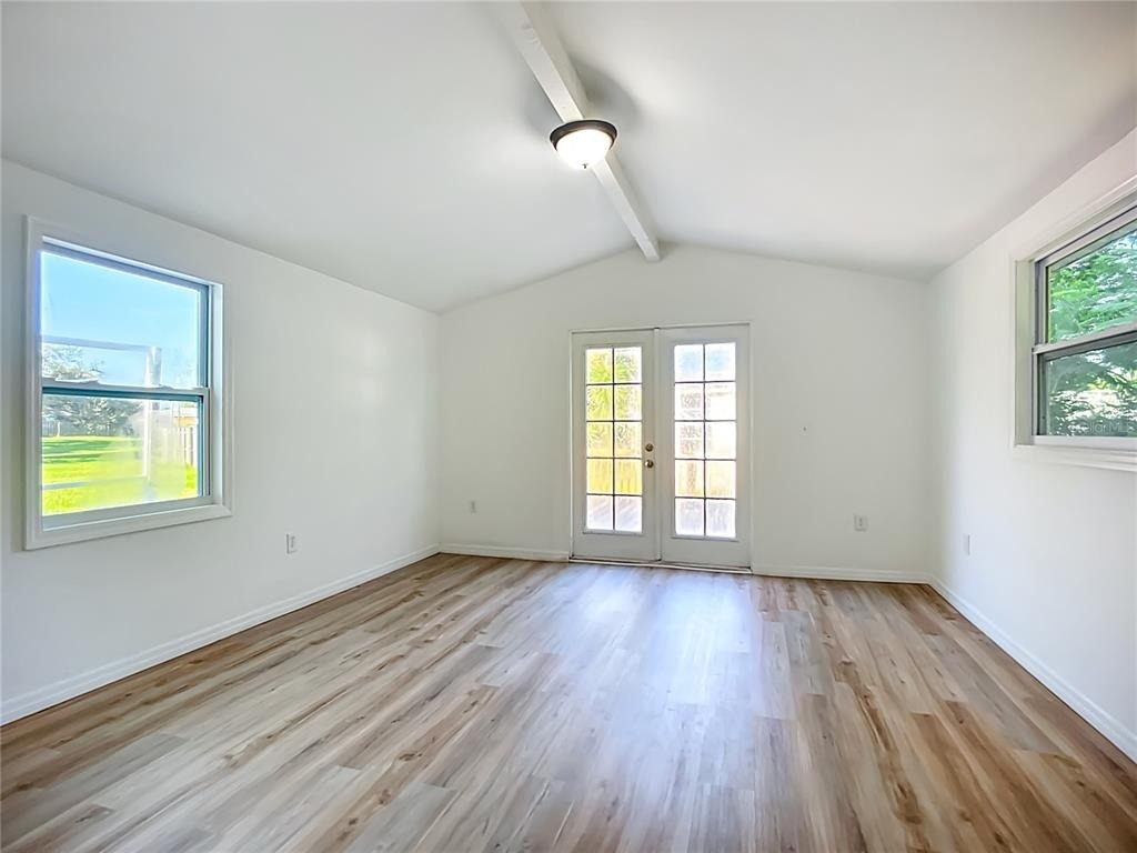 317 Jessica Street S - Photo 14