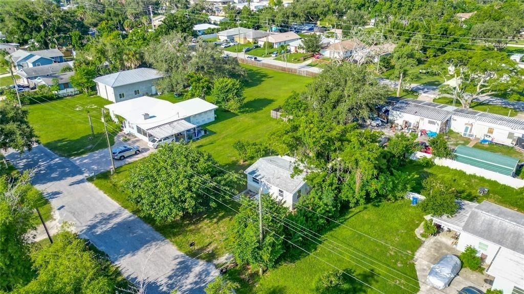 317 Jessica Street S - Photo 32