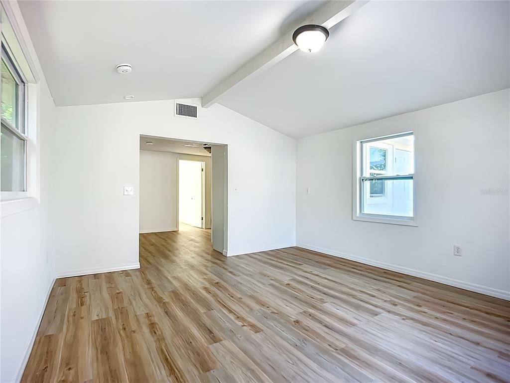 317 Jessica Street S - Photo 7