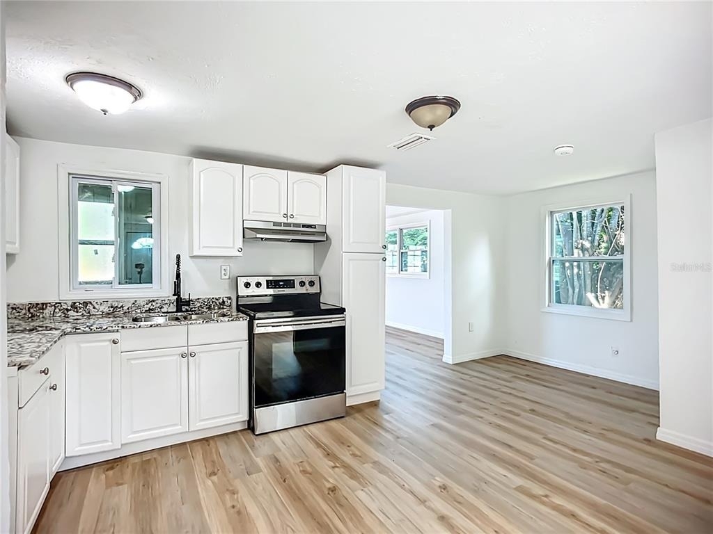 317 Jessica Street S - Photo 1