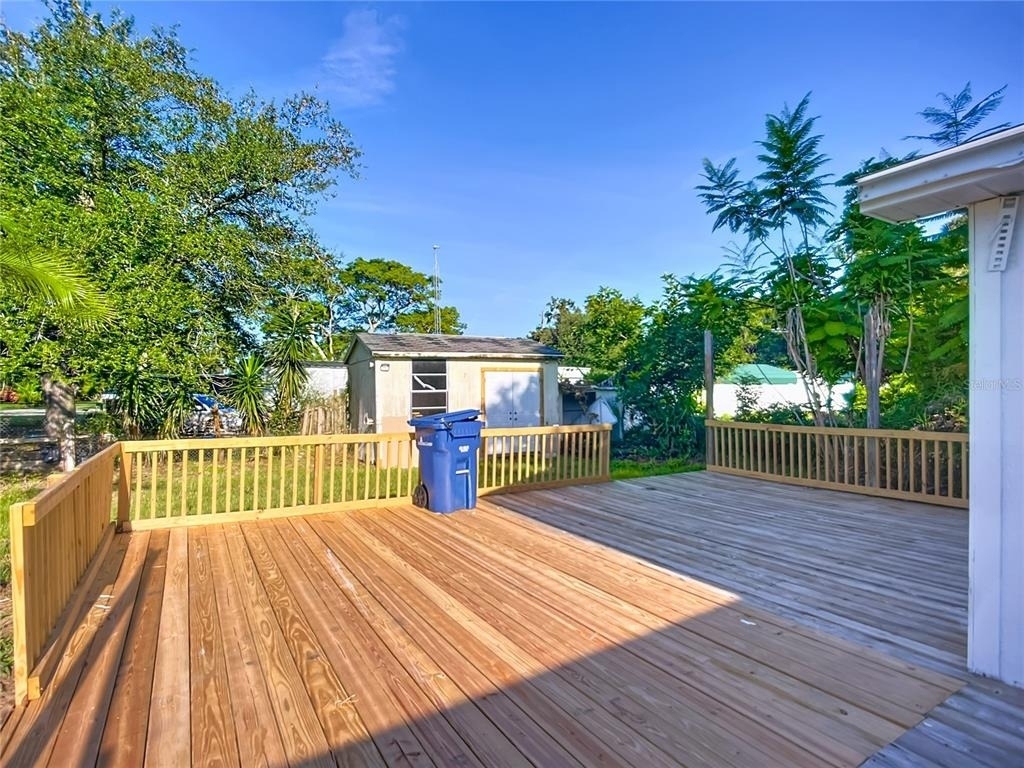 317 Jessica Street S - Photo 15