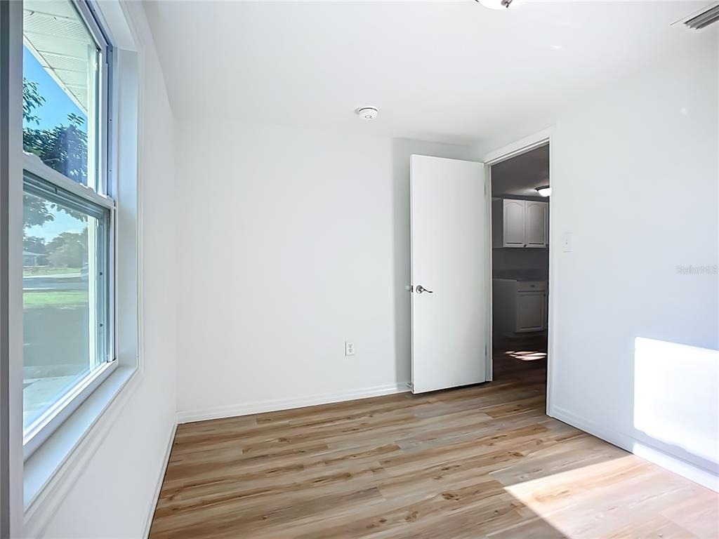317 Jessica Street S - Photo 13