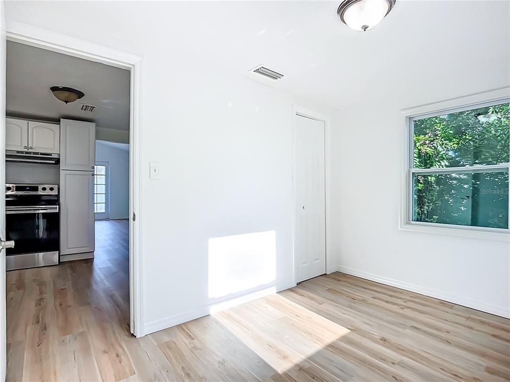 317 Jessica Street S - Photo 5
