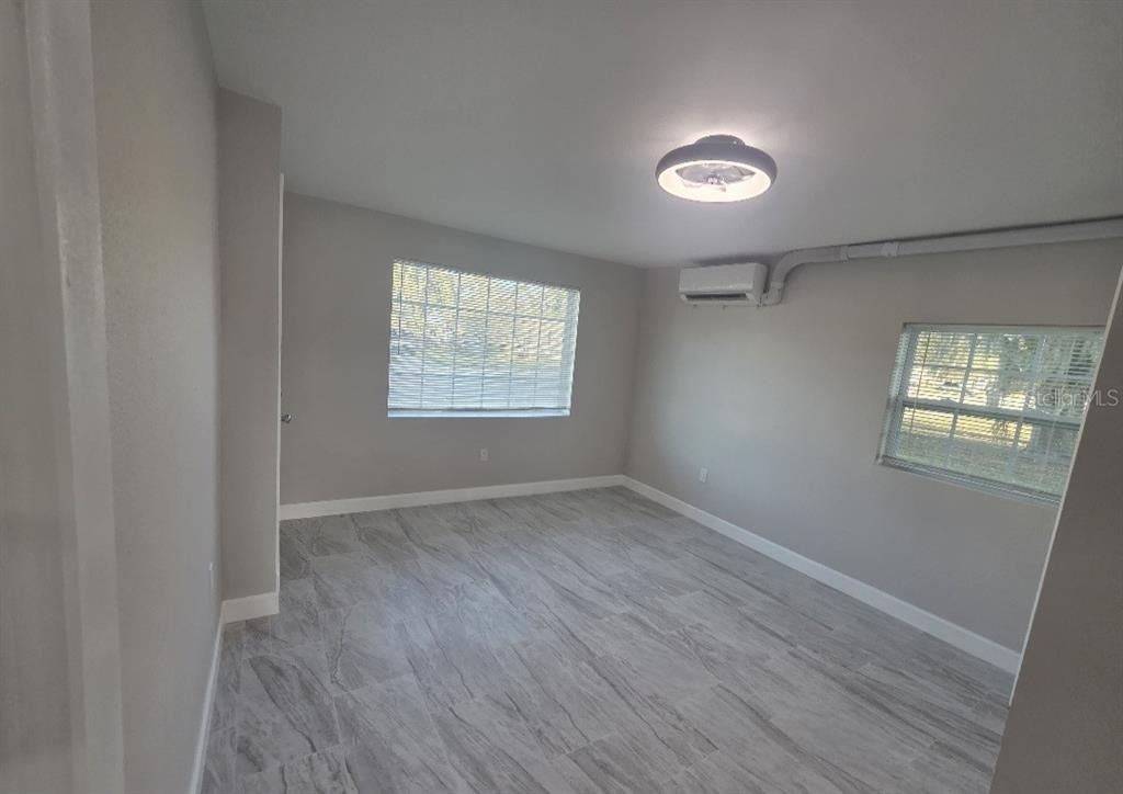 712 S Clyde Avenue - Photo 3
