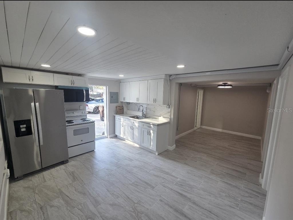 712 S Clyde Avenue - Photo 1