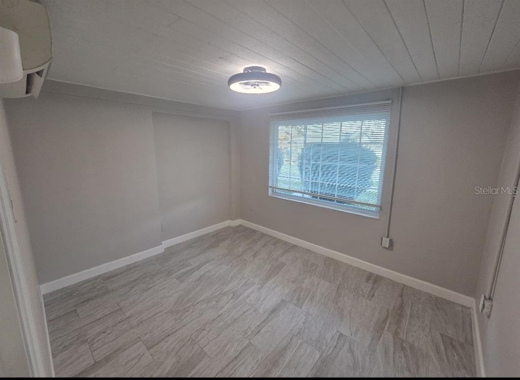 712 S Clyde Avenue - Photo 2