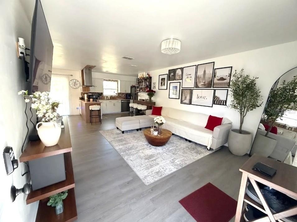 137 N Nowell Street - Photo 1