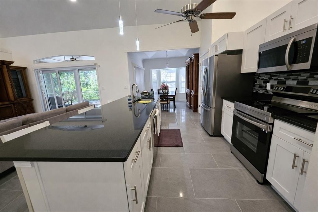 1440 Graham Circle - Photo 4
