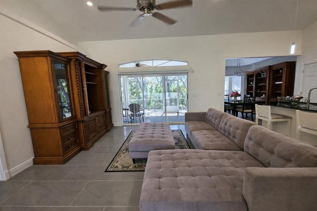 1440 Graham Circle - Photo 9
